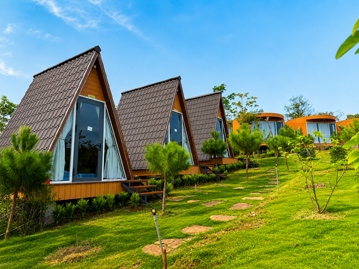 Triangle Houses buổi sáng sương mù